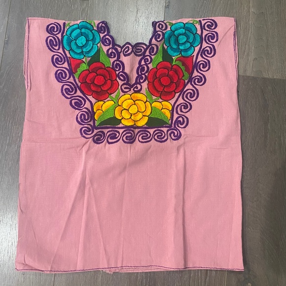 New 💗🇲🇽 Traditional Embroidered Mexican Blouse - Picture 1 of 3